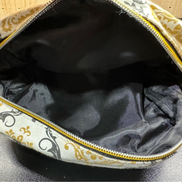 Cosmopolitan Cosmetic Makeup Travel Bag Black White Gold - Picture 8 of 9